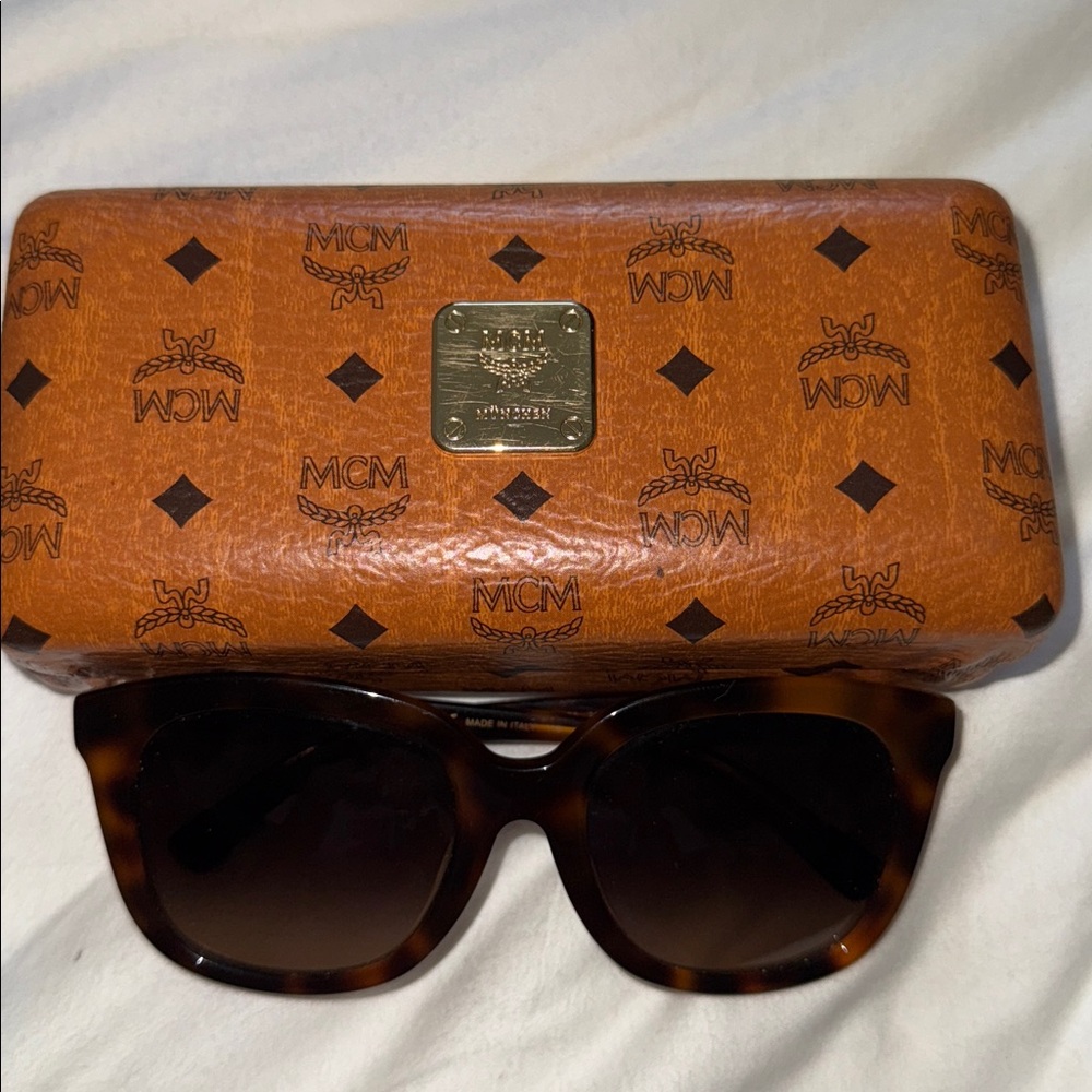MCM Sunglasses women color leopard
